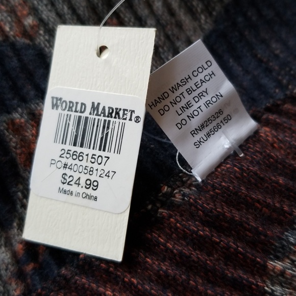 NWT Geometric Warm Pleated Reversible Scarf - Picture 5 of 8